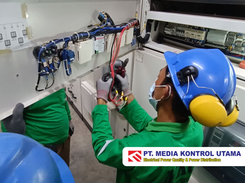 Predictive-Maintenance-for-Power-Distribution-Networks-Leveraging-AI-and-IoT---PT-Media-Kontrol-Utama